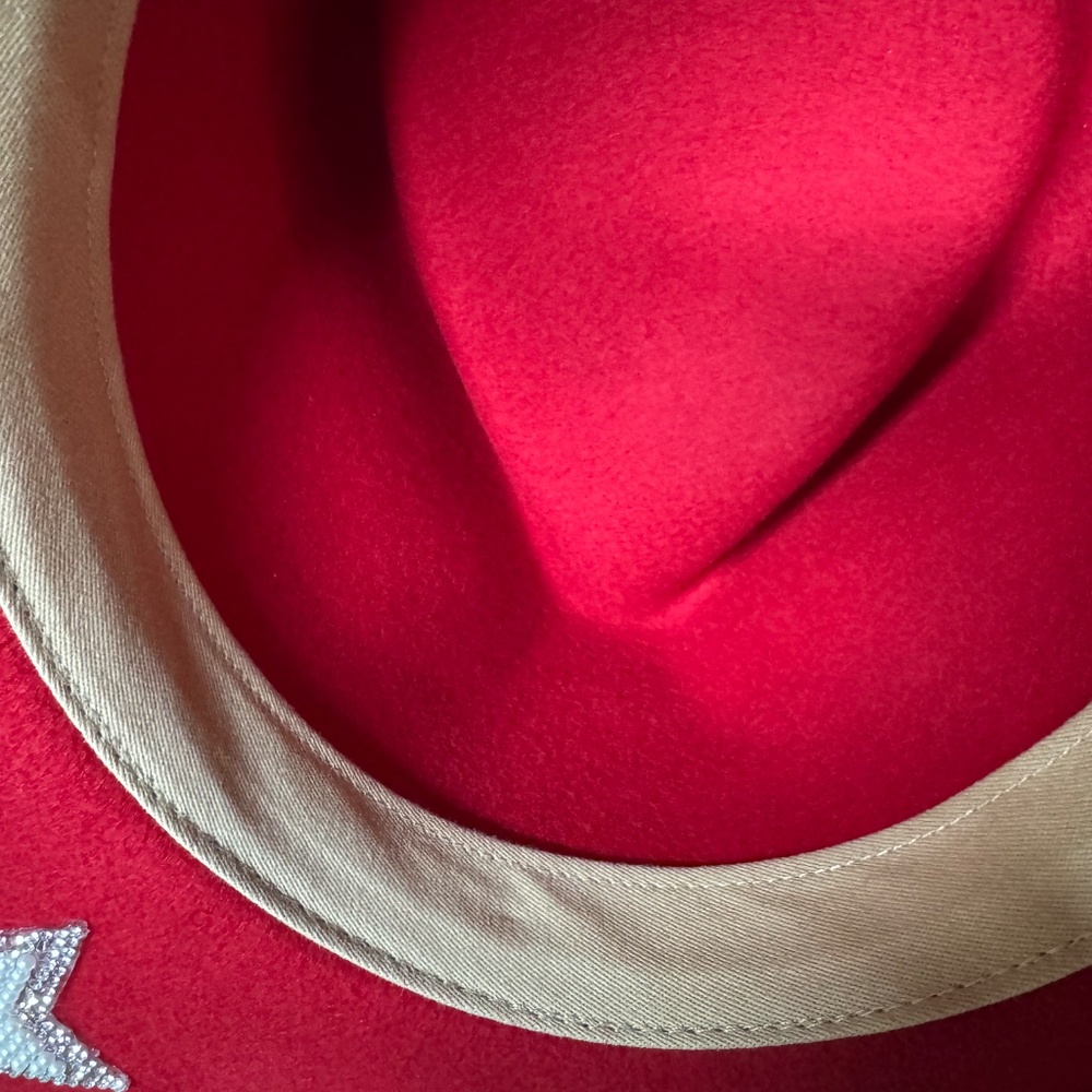 Wyeth Red Felt Cowboy Hat with Rhinestone and Pearl Stars-NWOT-bag included - Picture 8 of 12